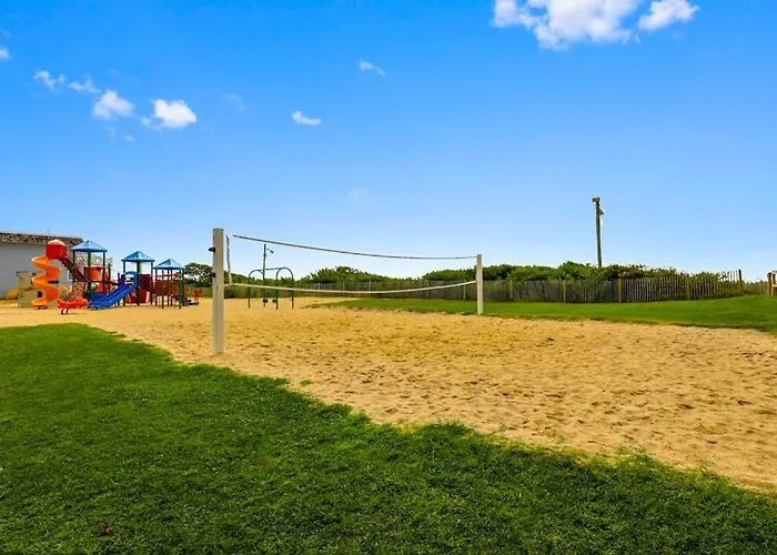Wonderful Beachfront With Pools Gym Sauna Ac & Balcony