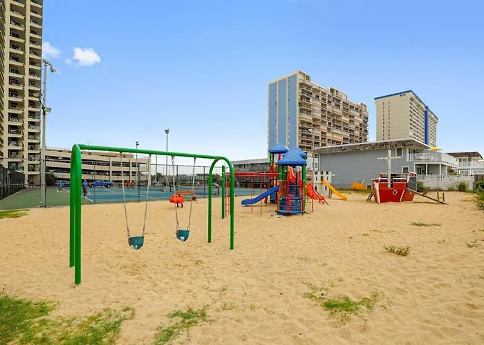 Wonderful Beachfront With Pools Gym Sauna Ac & Balcony